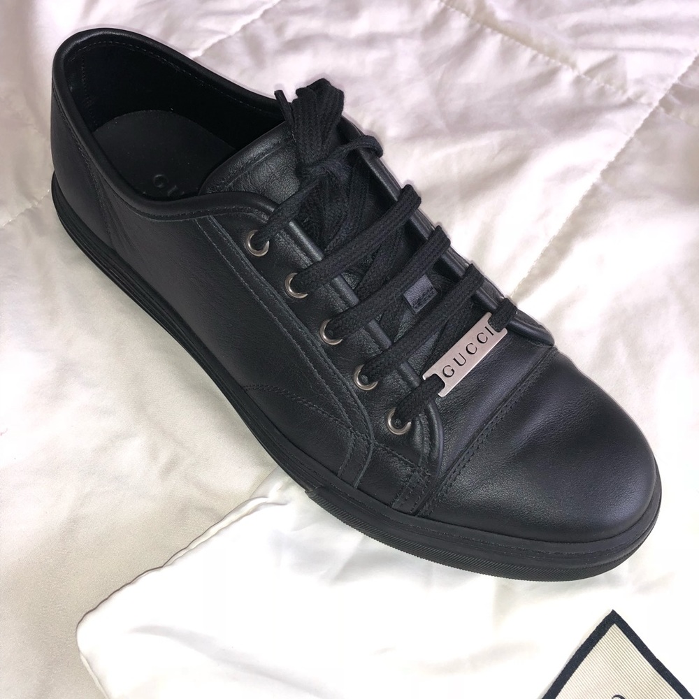 Gucci men’s black low cut sneakers